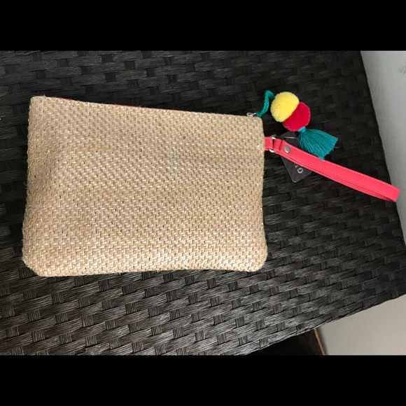 GUESS Wristlet - Picture 5 of 7